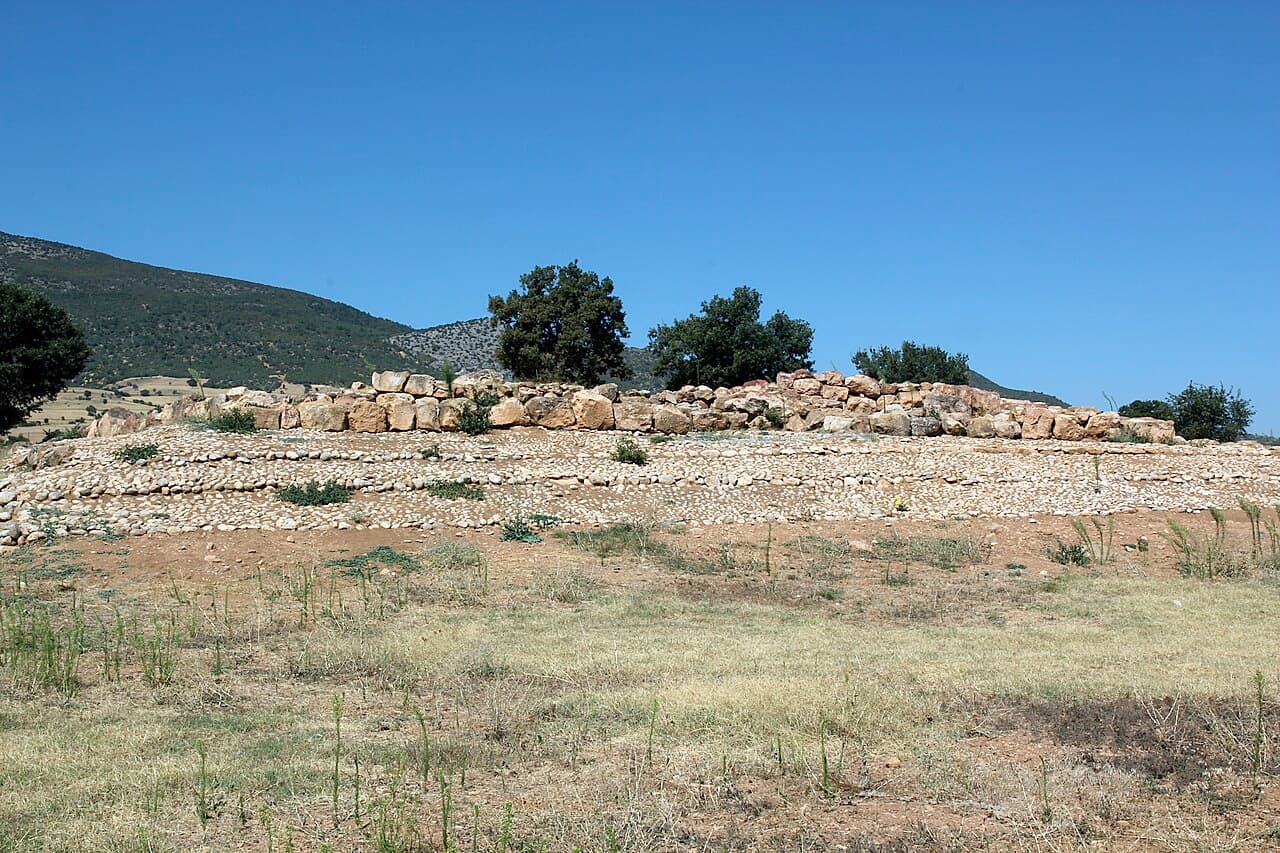 Sapinuwa (Ortaköy), one of the important cities of the Hittite state is 53 km southeast of Çorum, around the Çekerek River. Located at a strategic point in the