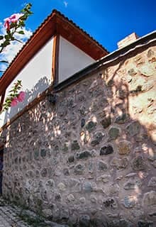 The castle, located in Hacıhamza Town, is trapezoid planned. The castle, which is understood to have been built in 1723, housed the towns' people until the